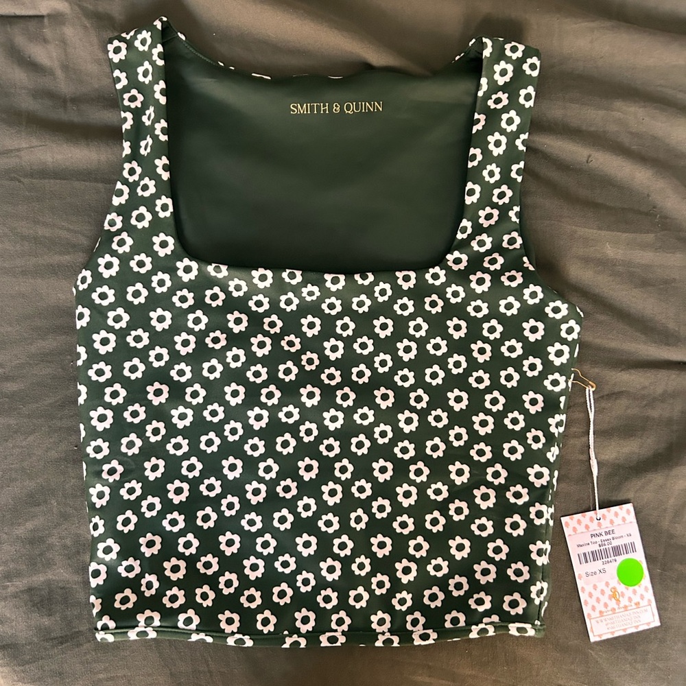 NWT Cropped green and white tank